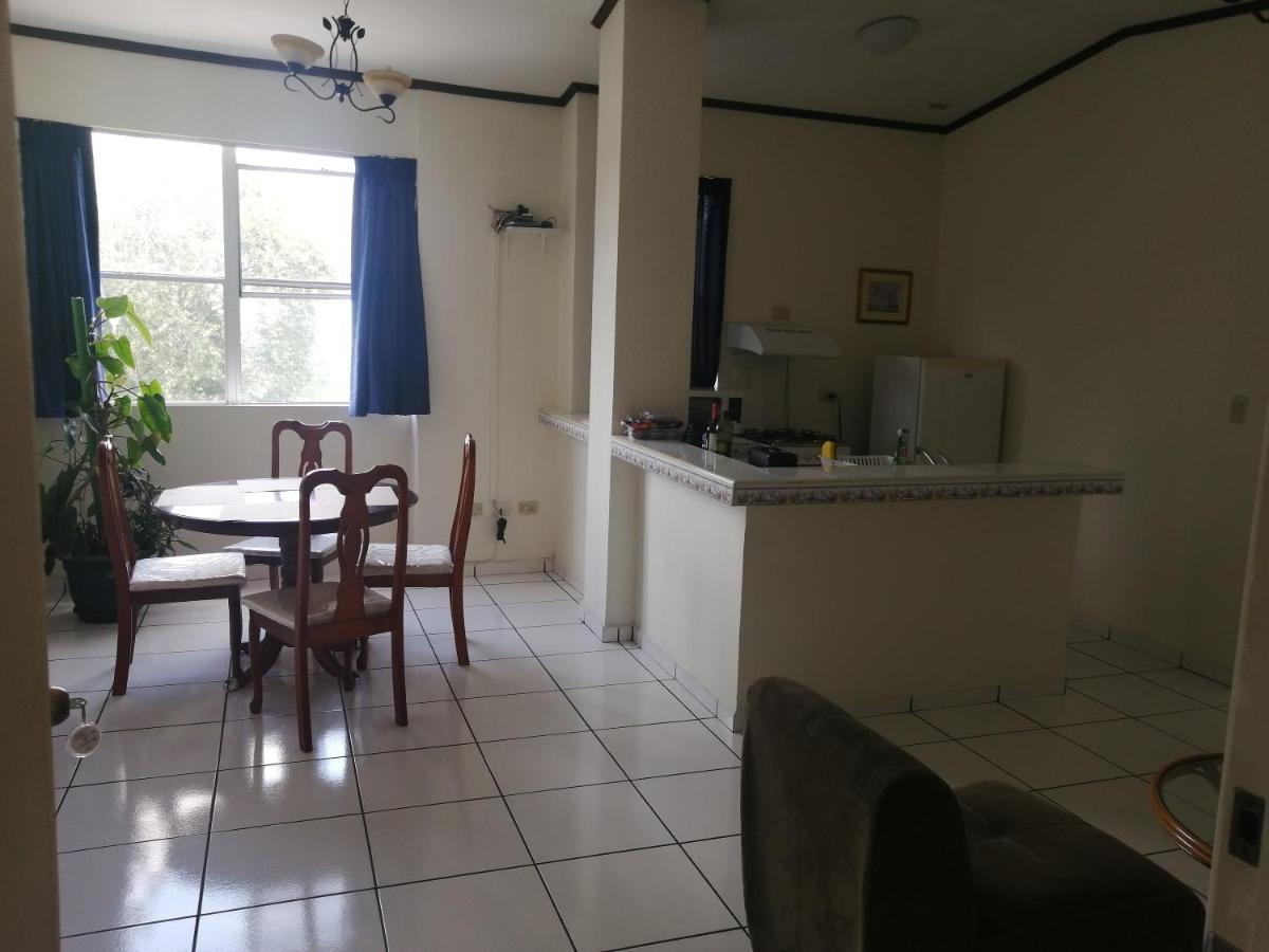 Hotel Villa Serena San Benito San Salvador Extérieur photo