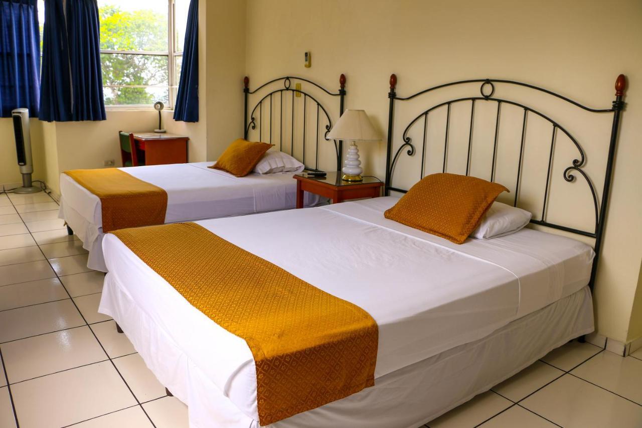 Hotel Villa Serena San Benito San Salvador Extérieur photo