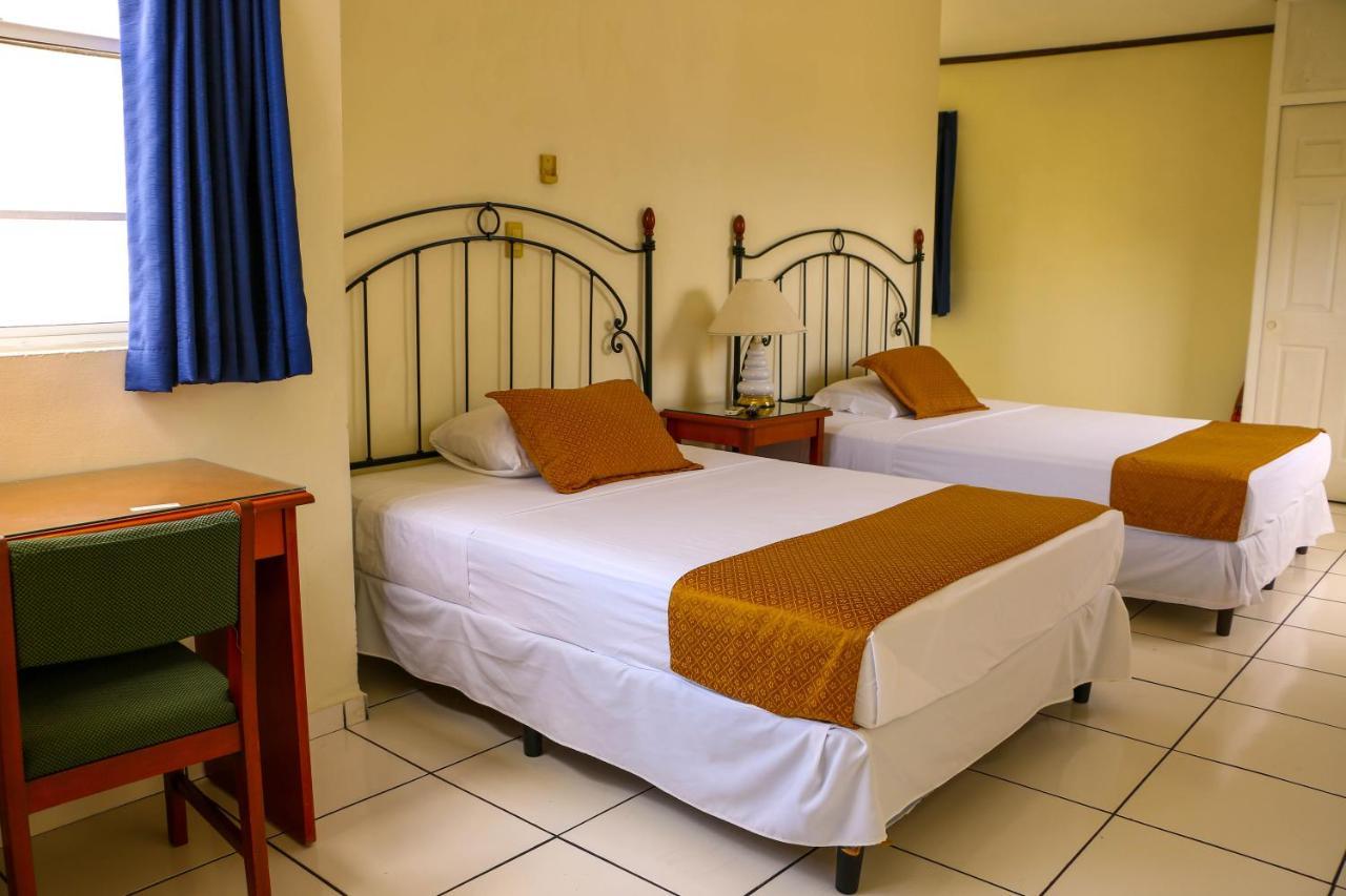 Hotel Villa Serena San Benito San Salvador Extérieur photo