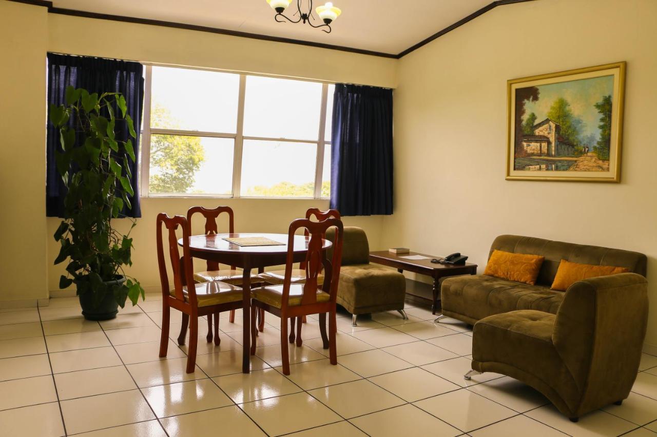 Hotel Villa Serena San Benito San Salvador Extérieur photo