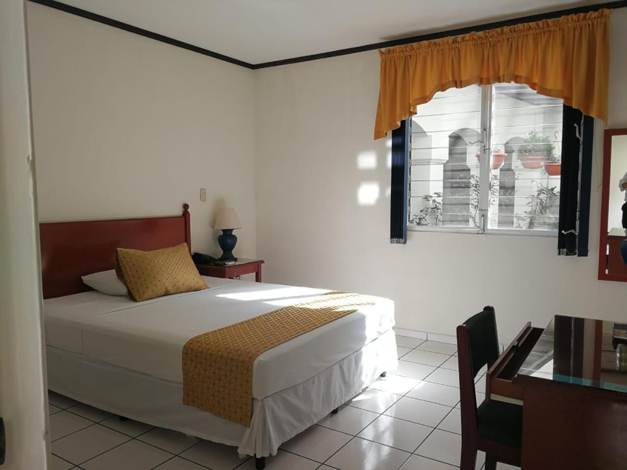 Hotel Villa Serena San Benito San Salvador Extérieur photo